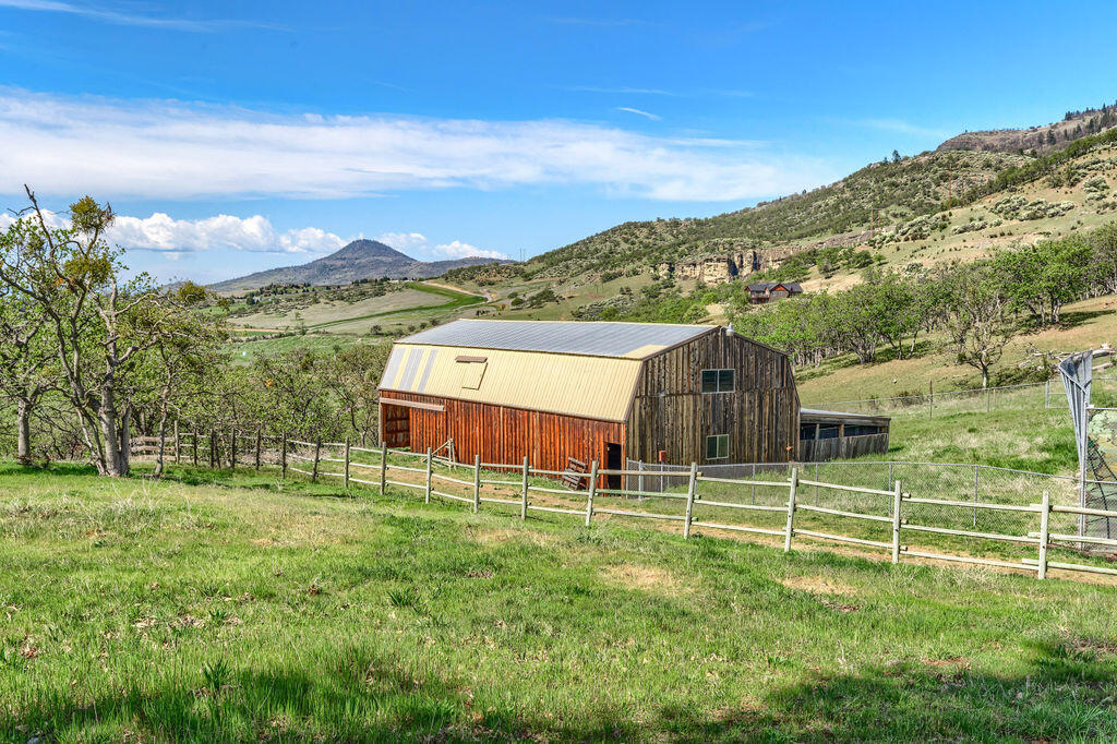 6069 Hughes Road Medford, OR 97504 - Photo 44 of 84 HR(44)