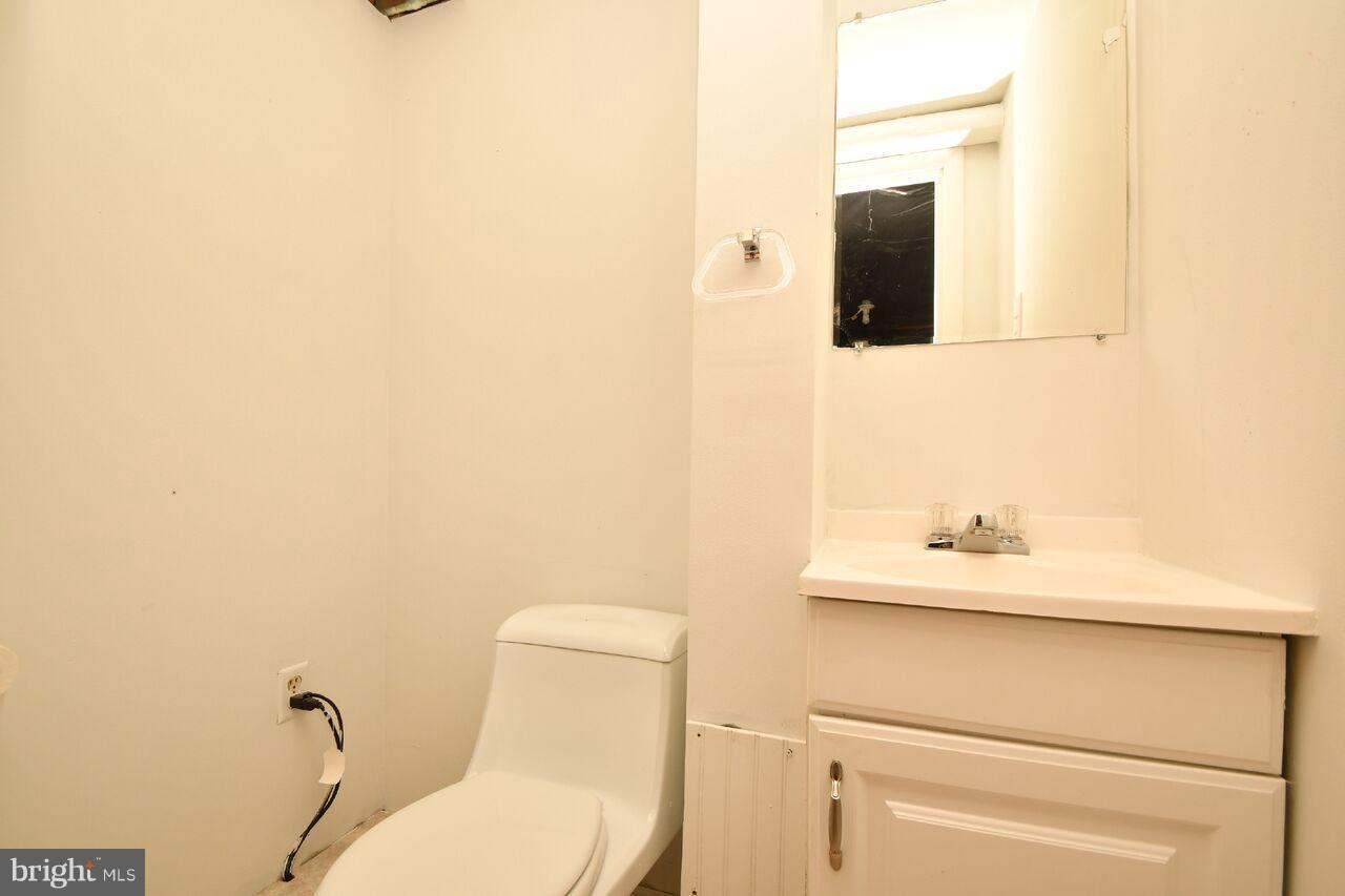 2201 Graythorn Road Baltimore, MD 21220 - Photo 19 of 24 Bath