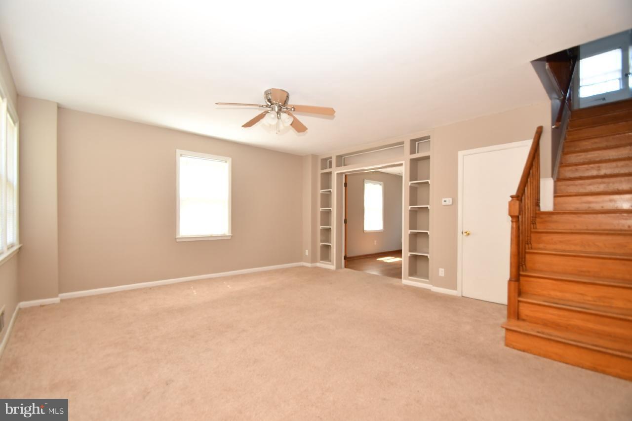 2201 Graythorn Road Baltimore, MD 21220 - Photo 4 of 24 Living Room