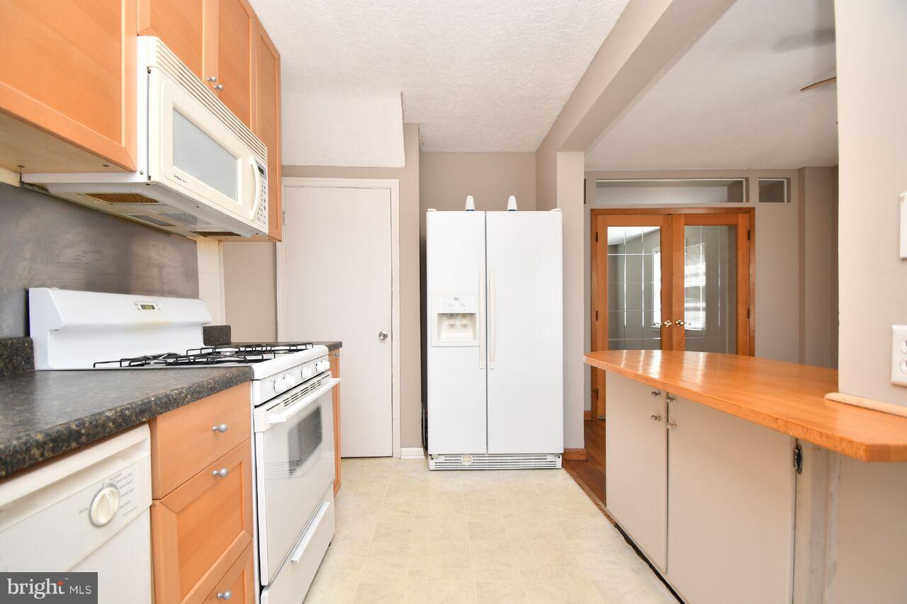 2201 Graythorn Road Baltimore, MD 21220 - Photo 8 of 24 Kitchen