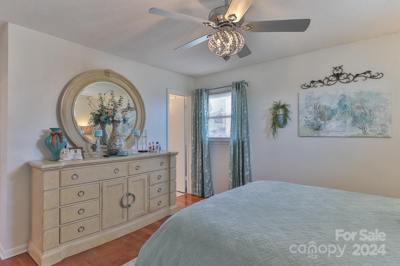 127 Skyline Road Hickory, NC 28601 - Photo 2 of 40 Gallery Image 2