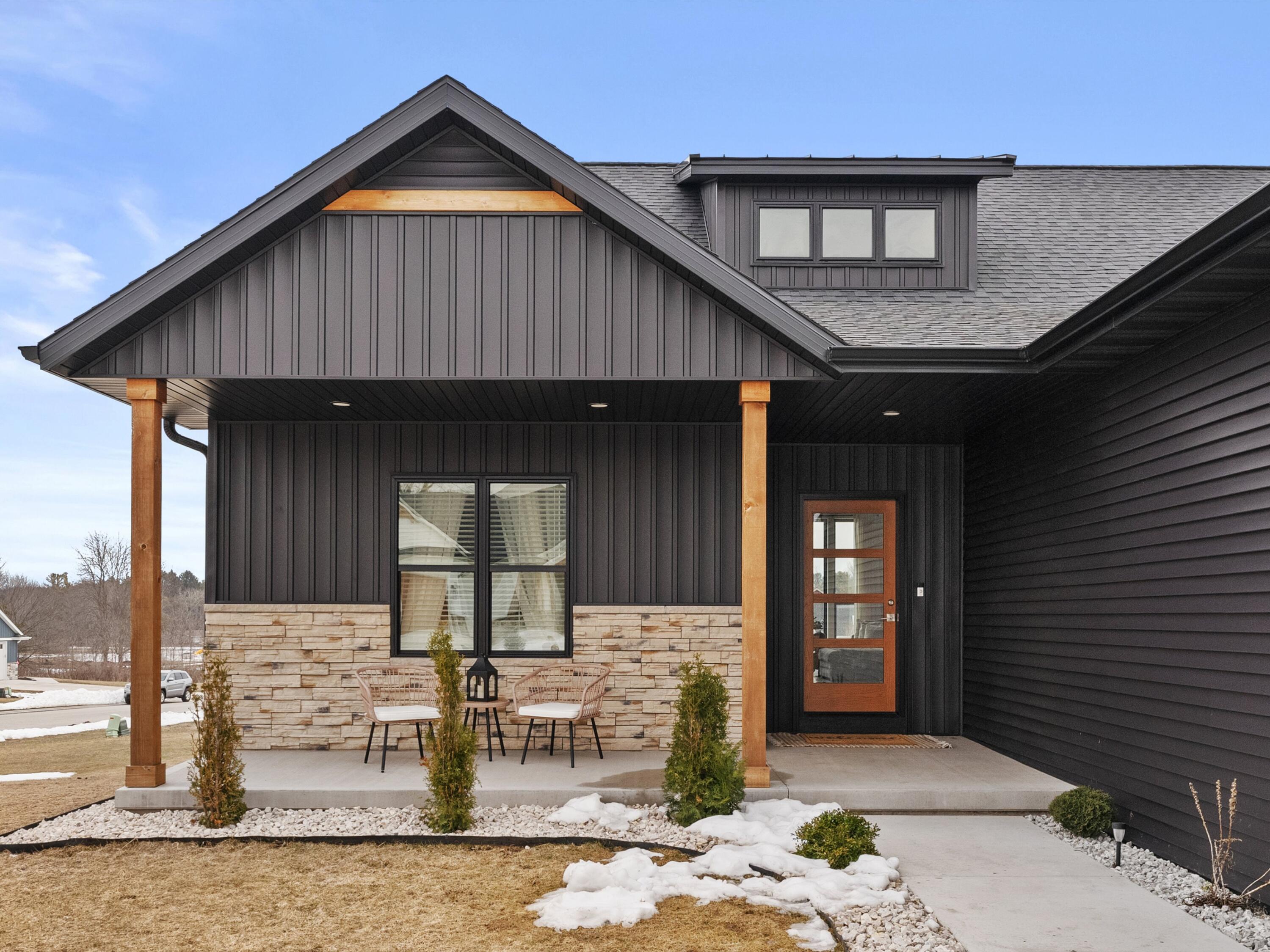 3104 Sandy Ridge Drive Two Rivers, WI 54241 - Photo 2 of 45 04-004_2914326_09483