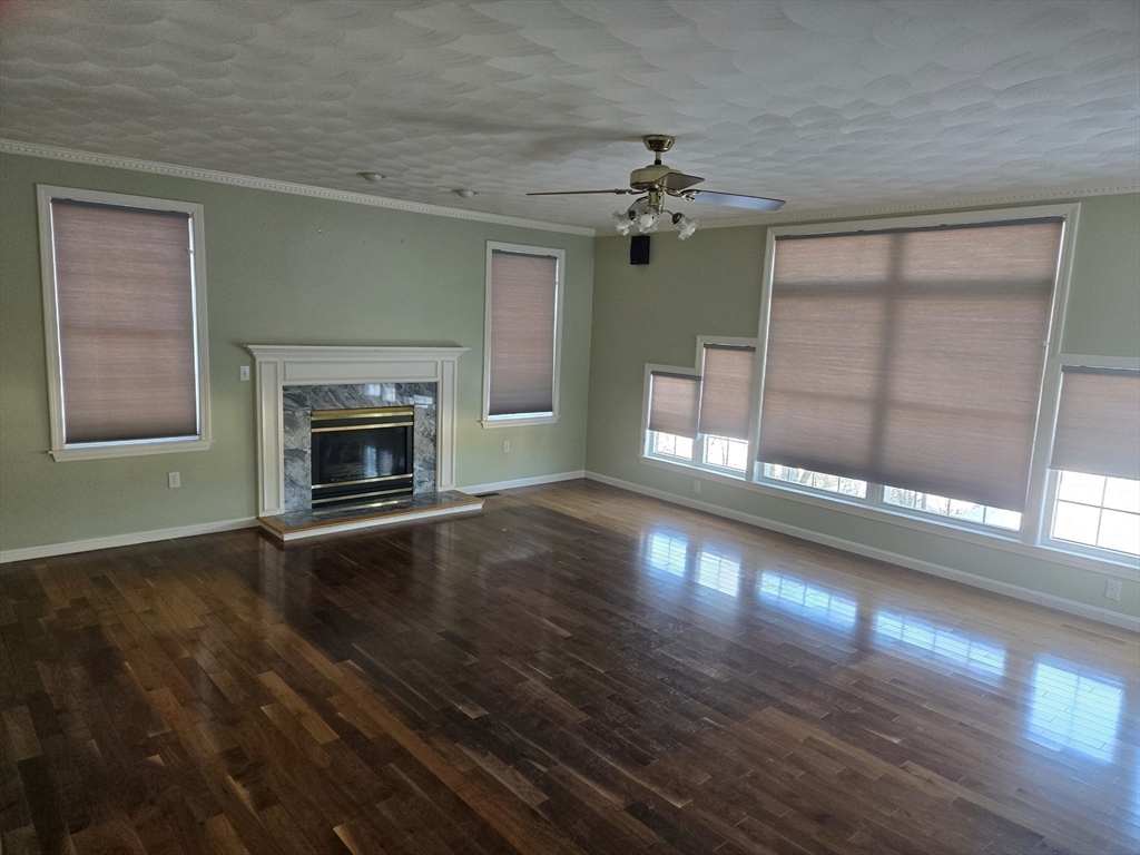 7 Tree Top Way Methuen, MA 01844 - Photo 11 of 35