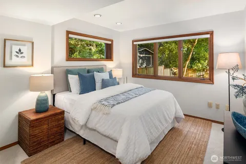 $3,850,000 | 4889 Forest Avenue Southeast, Mercer Island, WA 98040
