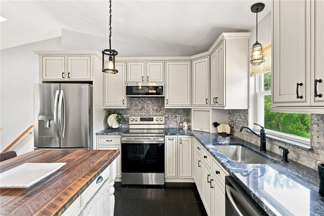 175 Hope Furnace Road Scituate, RI 02831 - Photo 6 of 28