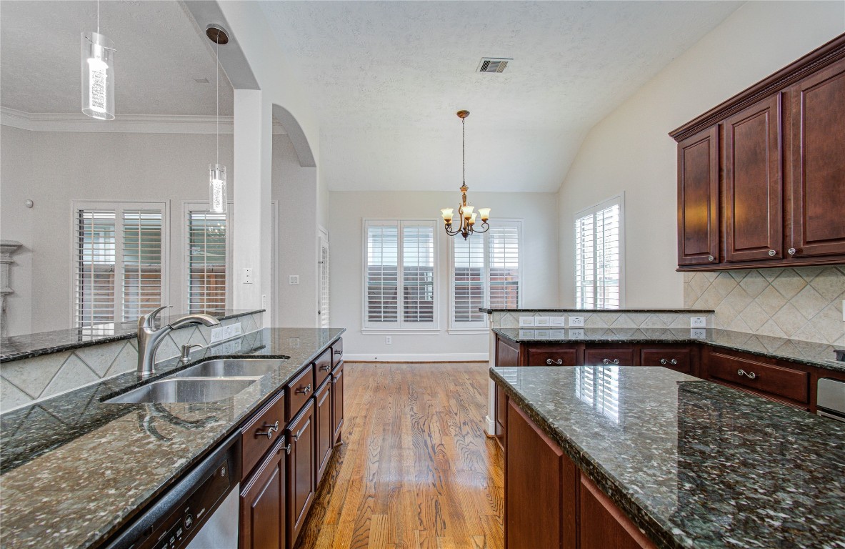 1463 Springrock Lane, Unit A Houston, TX 77055 - Photo 18 of 46