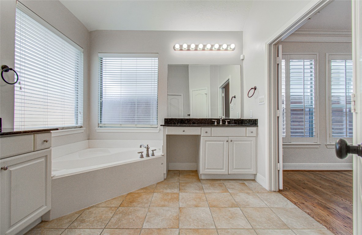 1463 Springrock Lane, Unit A Houston, TX 77055 - Photo 30 of 46