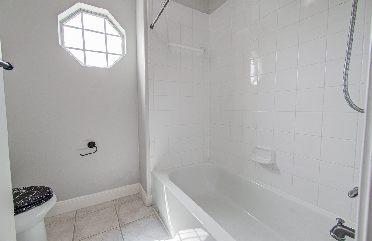 1463 Springrock Lane, Unit A Houston, TX 77055 - Photo 39 of 46