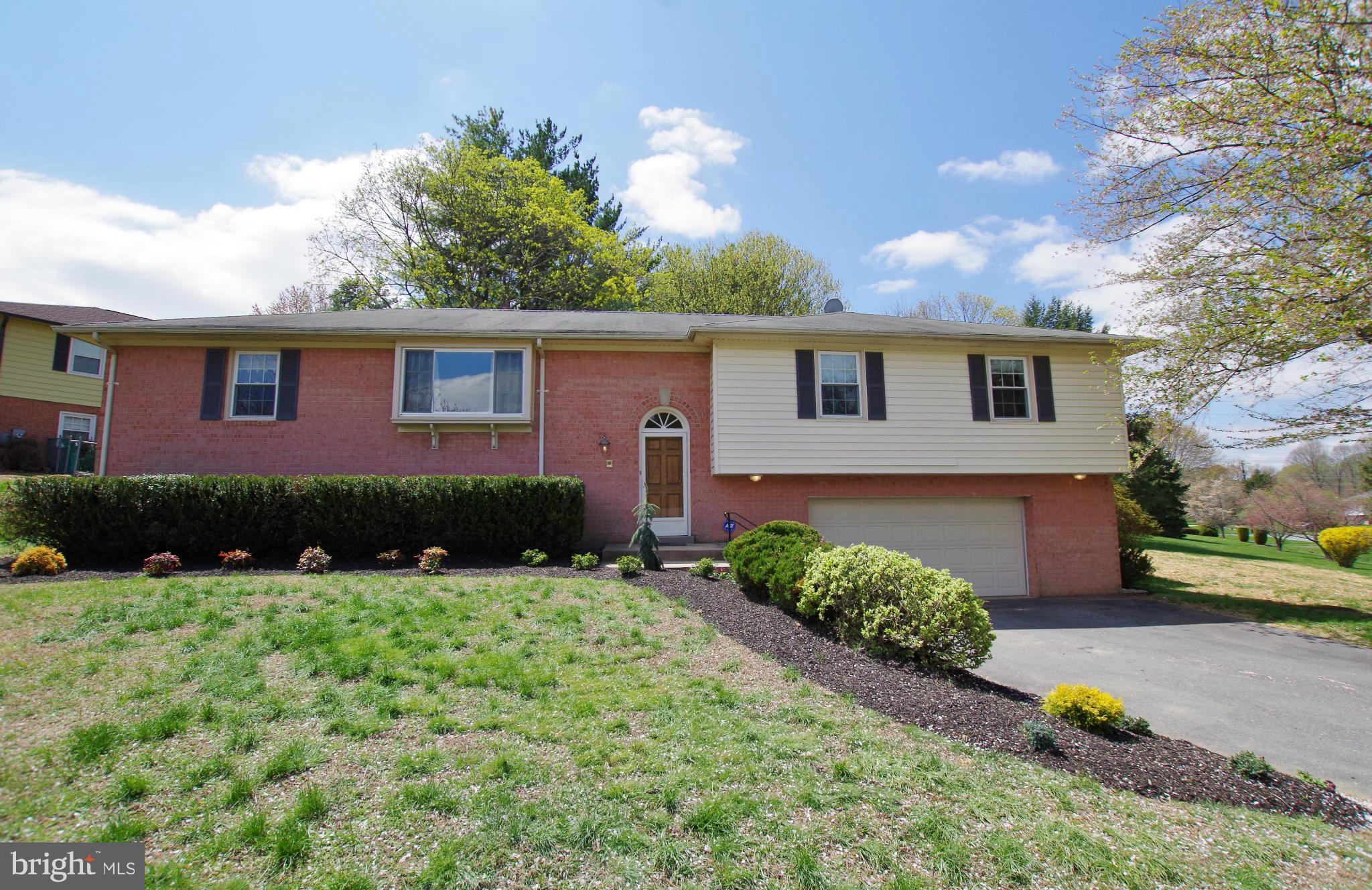 Charming Home in Williamsburg Village
