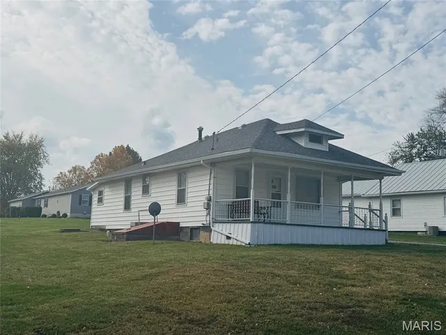 $102,500 | 1120 West Tower Street, Vandalia, IL 62471