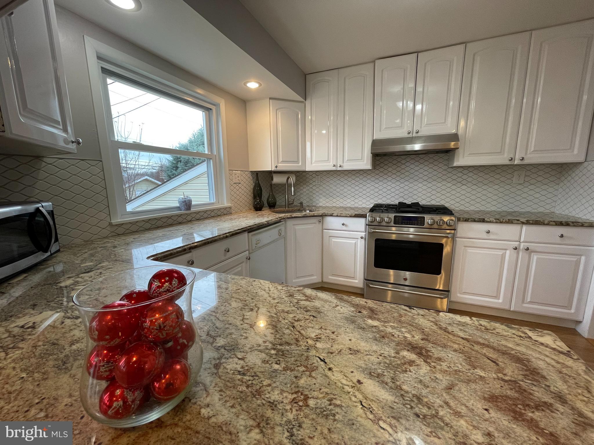 9955 Dungan Road Philadelphia, PA 19115 - Photo 11 of 34 Gallery Image 11