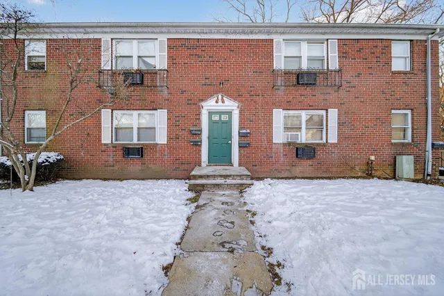 $2,250 | 289 Main Street, Unit 11N, Spotswood, NJ 08884