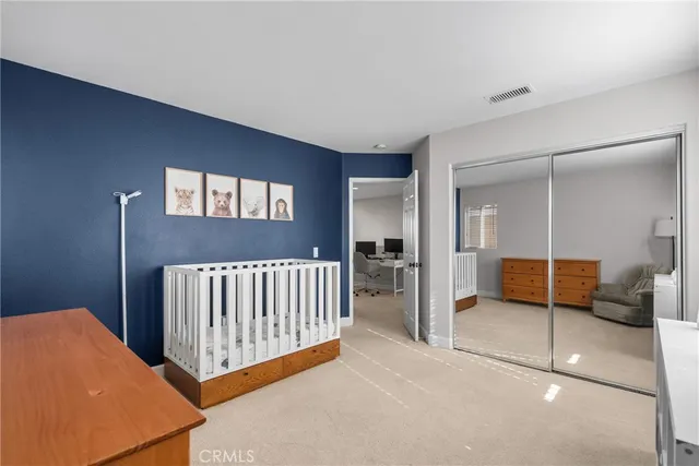 a view of livingroom with furniture