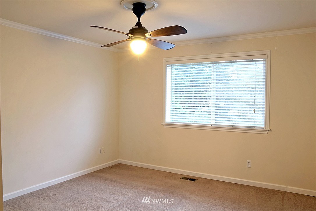 17257 Mountain View Road Southeast Monroe, WA 98272 - Photo 12 of 22 Gallery Image 12