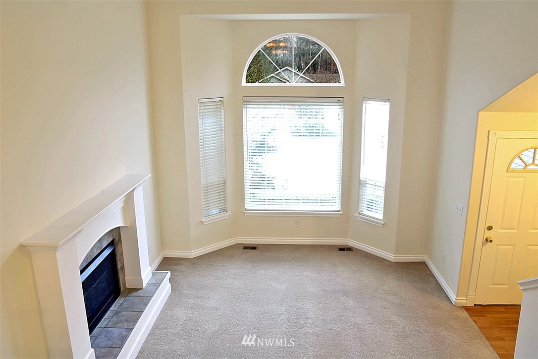 17257 Mountain View Road Southeast Monroe, WA 98272 - Photo 4 of 22 Gallery Image 4