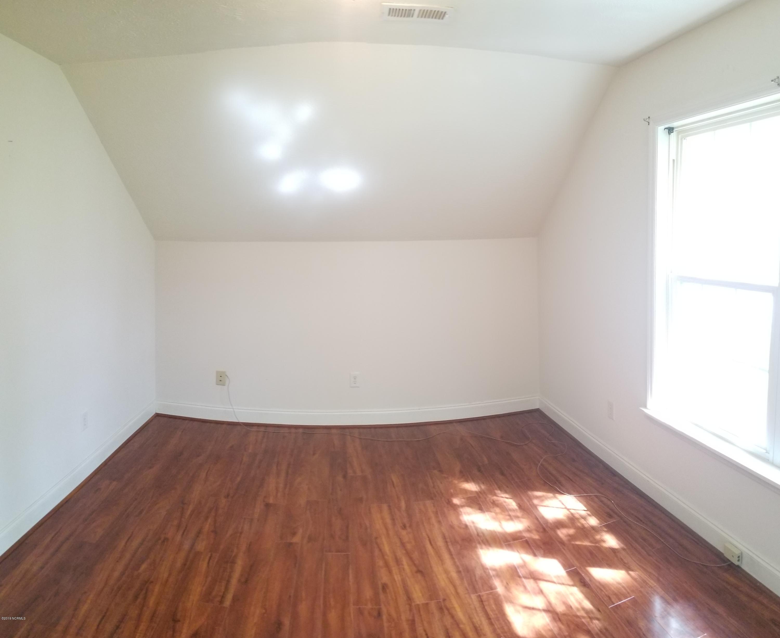 321 Neuchatel Road New Bern, NC 28562 - Photo 20 of 29 Bedroom Upstairs
