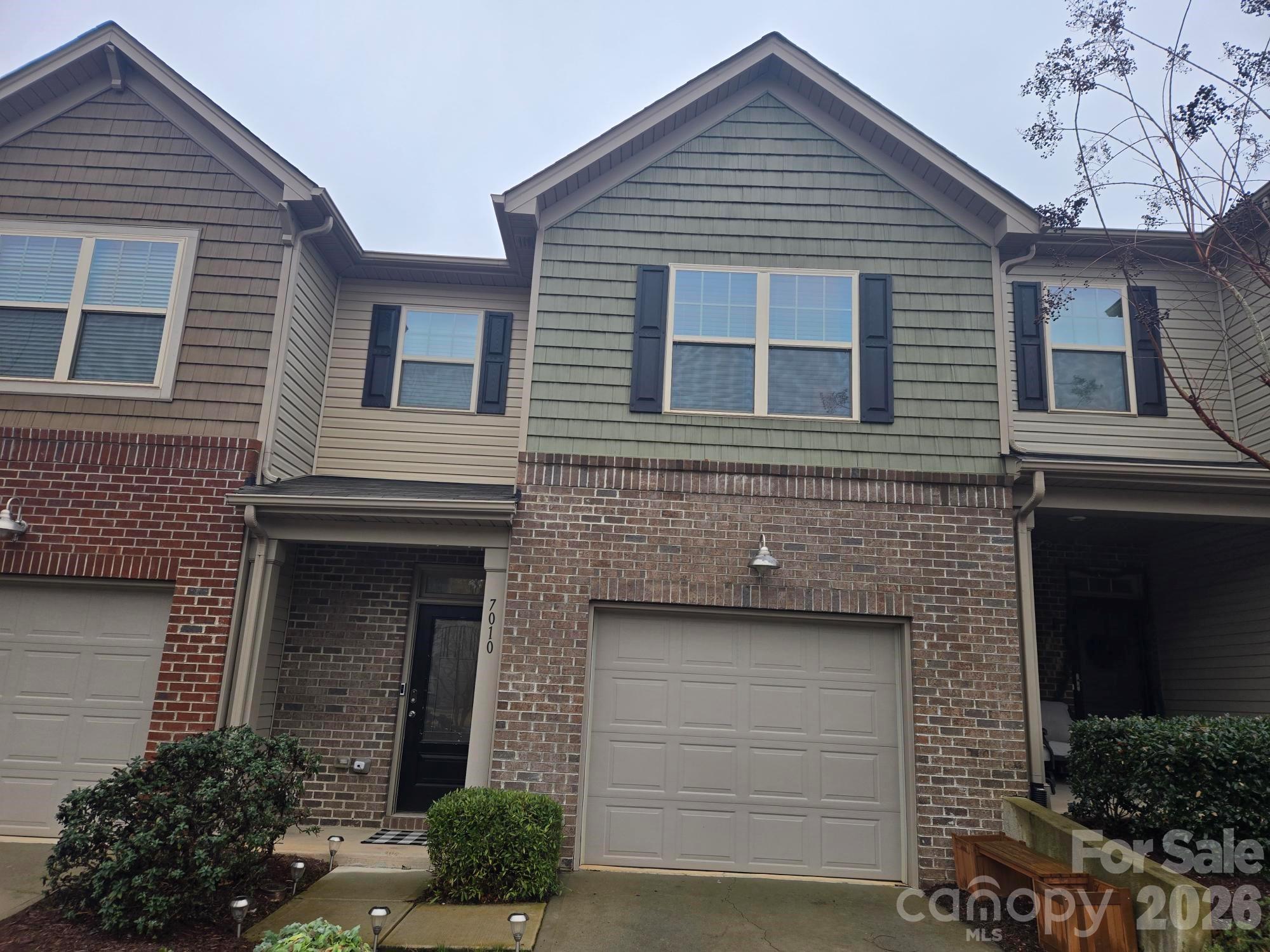 7010 Swamp Chestnut Lane Fort Mill, SC 29707 - Photo 2 of 3