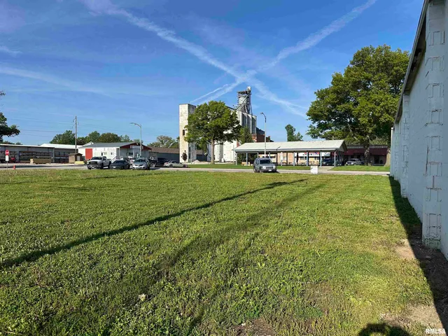 $19,900 | 622 6th Street, Pawnee, IL 62558