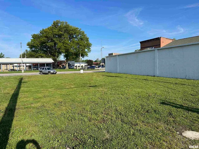 $19,900 | 622 6th Street, Pawnee, IL 62558