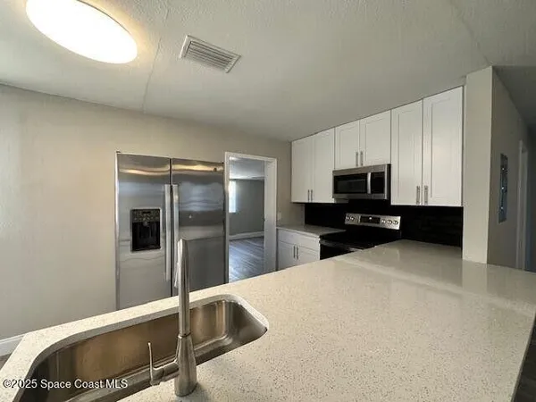 $1,900 | 342 Crown Boulevard, Melbourne, FL 32901