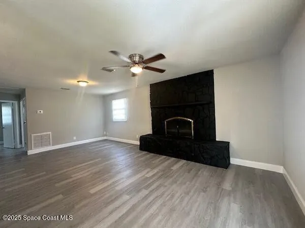 $1,900 | 342 Crown Boulevard, Melbourne, FL 32901