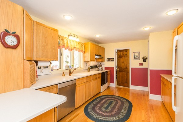 19 Woodman Road Amesbury, MA 01913 - Photo 4 of 30 Gallery Image 4