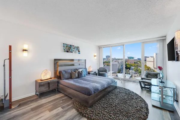 $2,250,000 | 525 South Flagler Drive, Unit 16A, West Palm Beach, FL 33401
