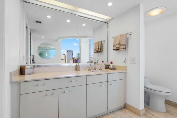 $2,250,000 | 525 South Flagler Drive, Unit 16A, West Palm Beach, FL 33401