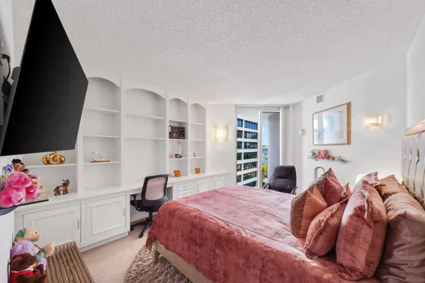 $2,250,000 | 525 South Flagler Drive, Unit 16A, West Palm Beach, FL 33401