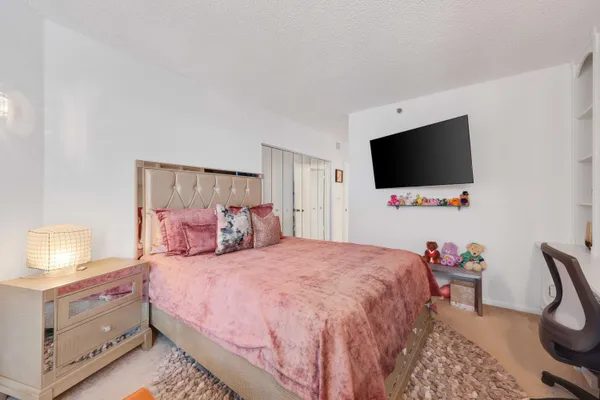 $2,250,000 | 525 South Flagler Drive, Unit 16A, West Palm Beach, FL 33401