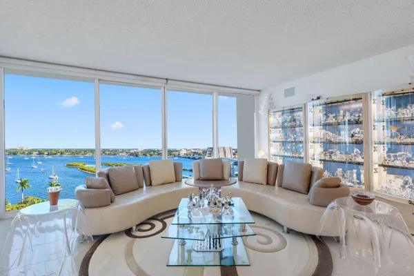 $2,250,000 | 525 South Flagler Drive, Unit 16A, West Palm Beach, FL 33401