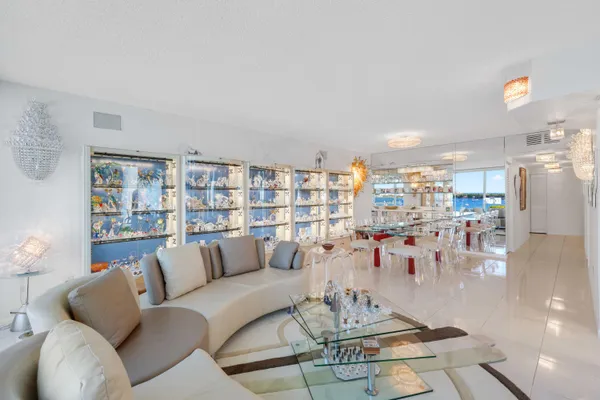 $2,250,000 | 525 South Flagler Drive, Unit 16A, West Palm Beach, FL 33401