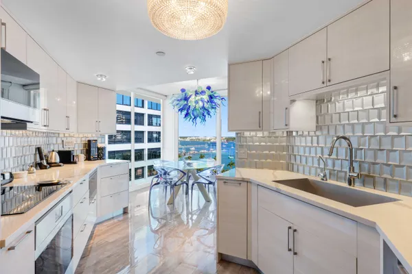 $2,250,000 | 525 South Flagler Drive, Unit 16A, West Palm Beach, FL 33401