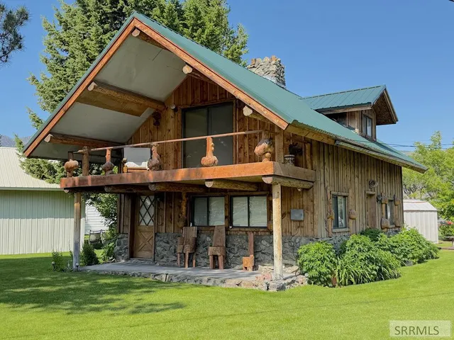 $299,000 | 501 West Pine Street, Mackay, ID 83251