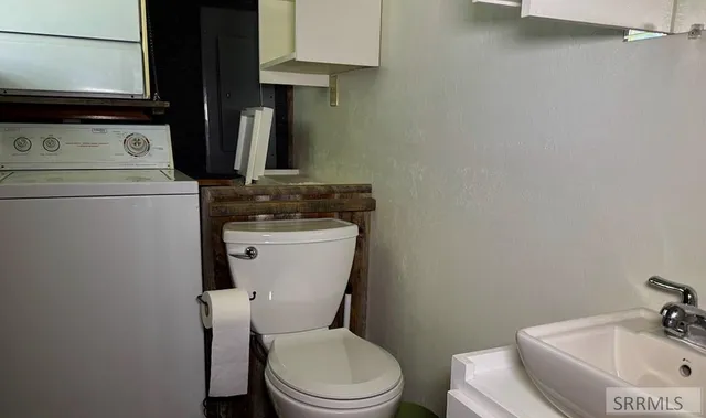 $299,000 | 501 West Pine Street, Mackay, ID 83251