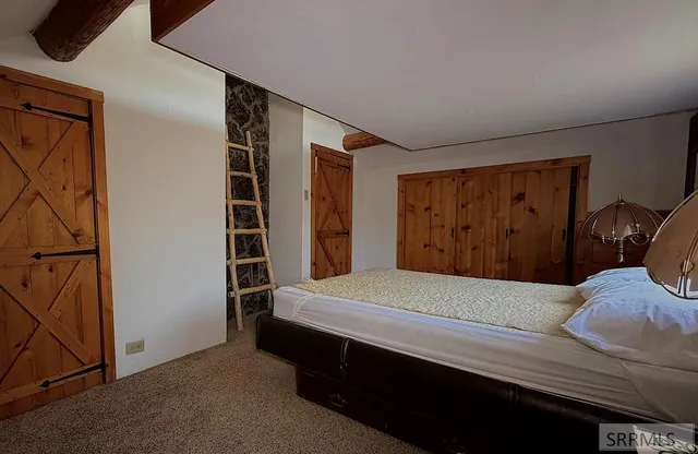 $299,000 | 501 West Pine Street, Mackay, ID 83251