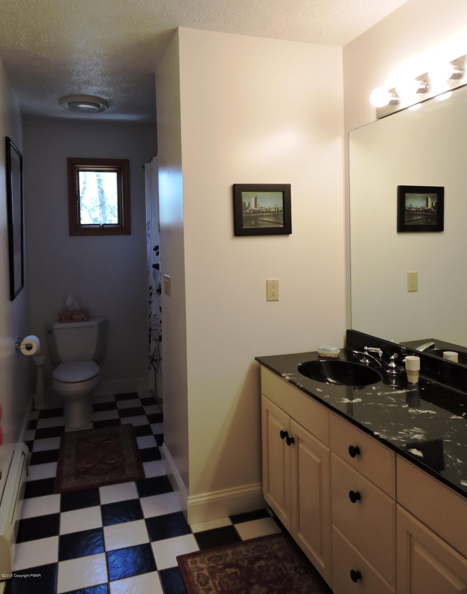 5138 Hounds Ear Road Tobyhanna, PA 18466 - Photo 35 of 56 Full Bath
