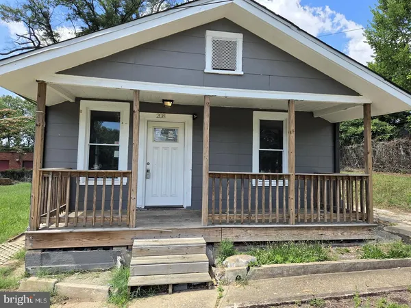 $2,300 | 208 68th Place, Capitol Heights, MD 20743
