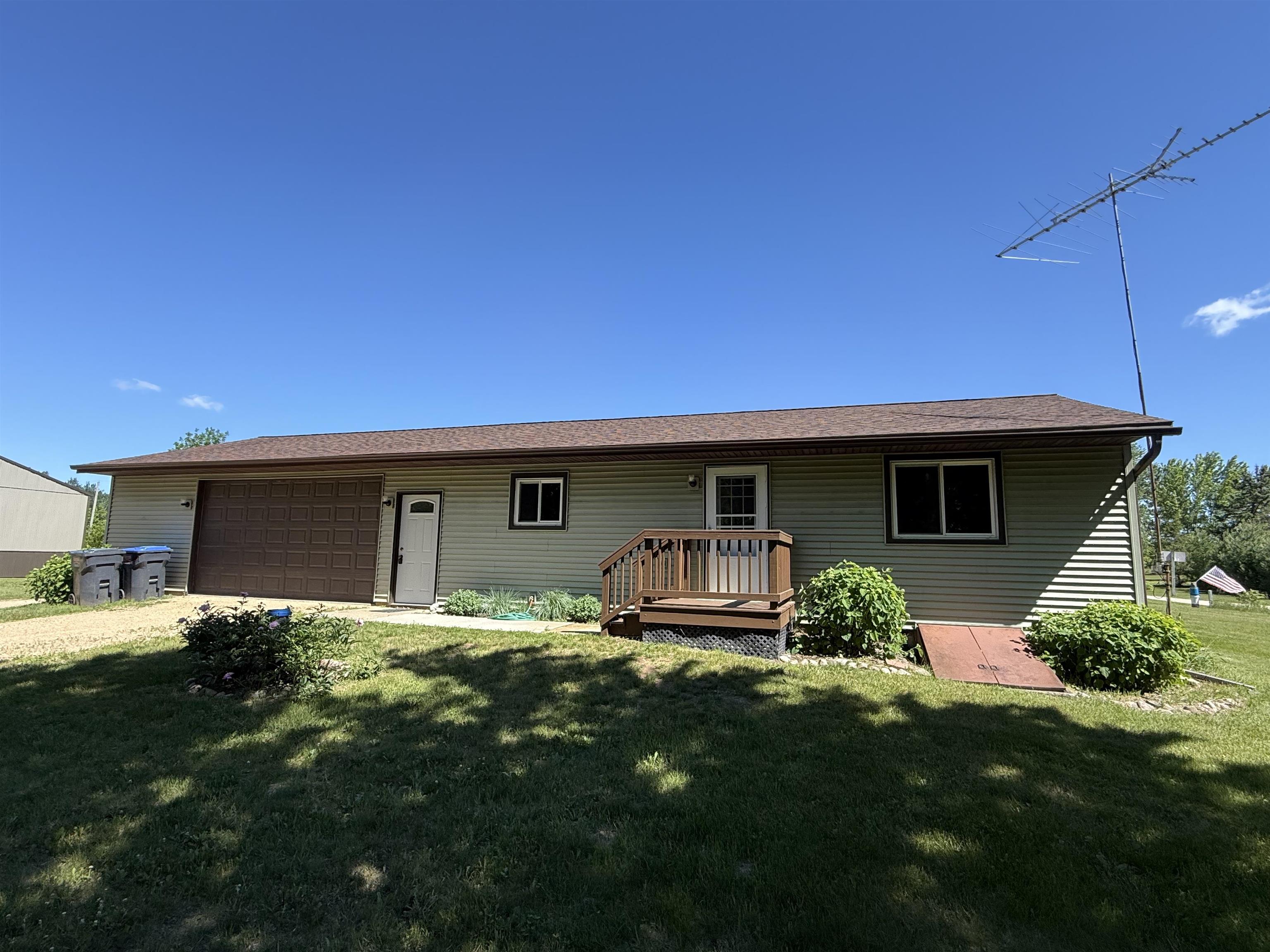 N6392 Blueberry Road Gresham, WI 54128 - Photo 2 of 28