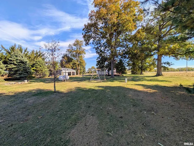 $94,900 | 20560 East 250th Street, Blandinsville, IL 61420