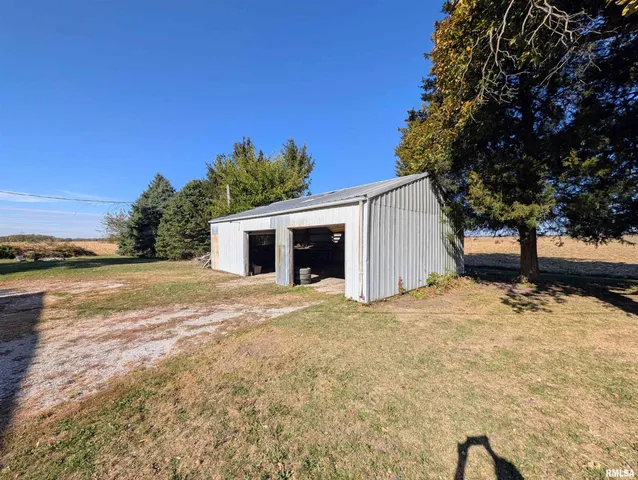 $94,900 | 20560 East 250th Street, Blandinsville, IL 61420