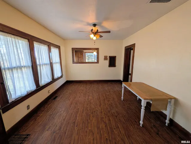 $94,900 | 20560 East 250th Street, Blandinsville, IL 61420