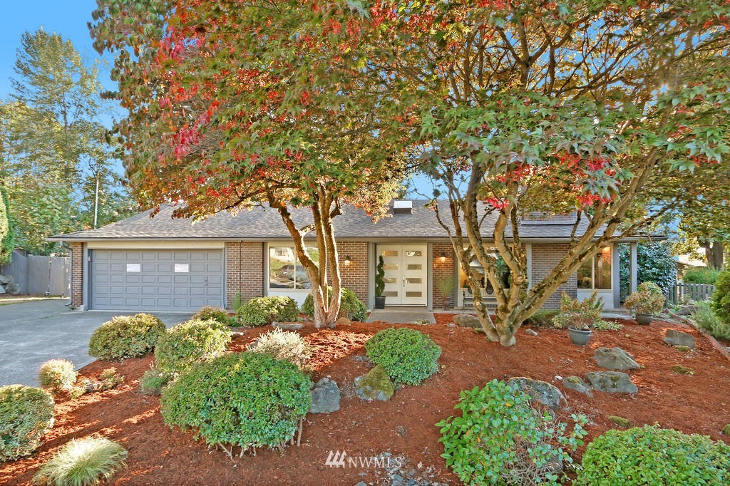 2025 Jones Circle Southeast Renton, WA 98055 - Photo 1 of 25 Gallery Image 1