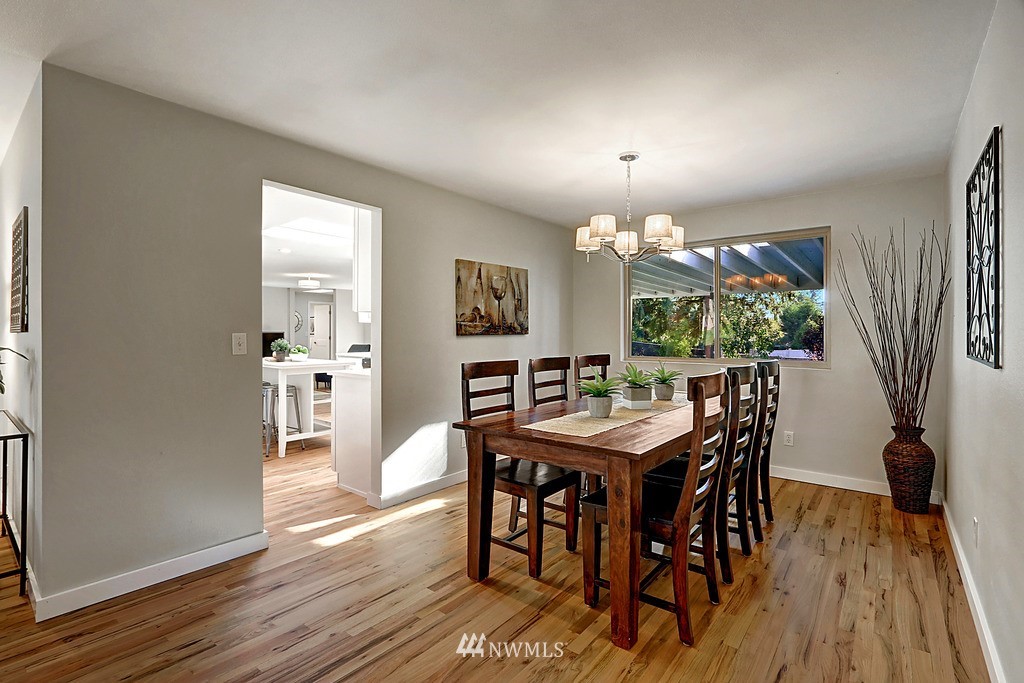 2025 Jones Circle Southeast Renton, WA 98055 - Photo 12 of 25 Gallery Image 12