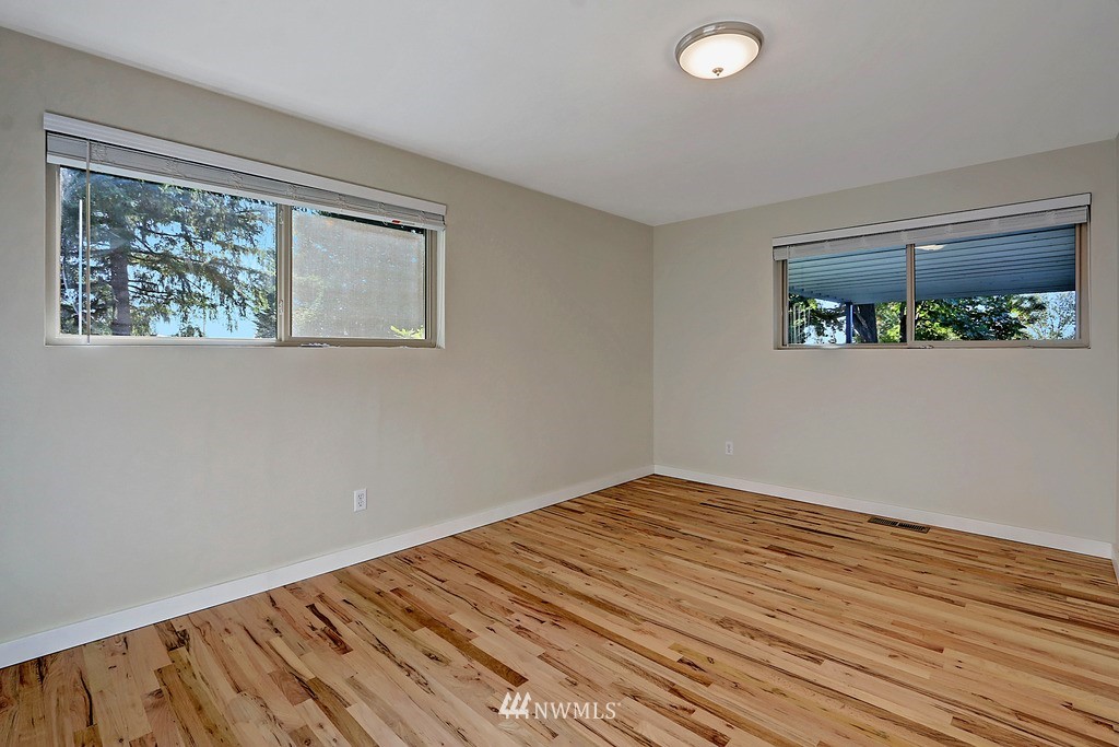 2025 Jones Circle Southeast Renton, WA 98055 - Photo 19 of 25 Gallery Image 19