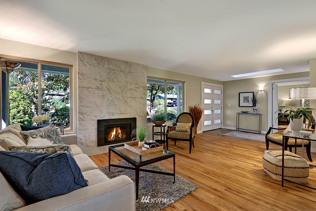 2025 Jones Circle Southeast Renton, WA 98055 - Photo 6 of 25 Gallery Image 6