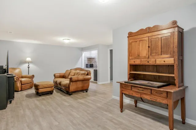 $269,900 | 858 Winding Ln Street, Derby, KS 67037