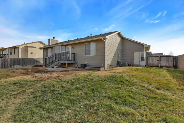 $269,900 | 858 Winding Ln Street, Derby, KS 67037