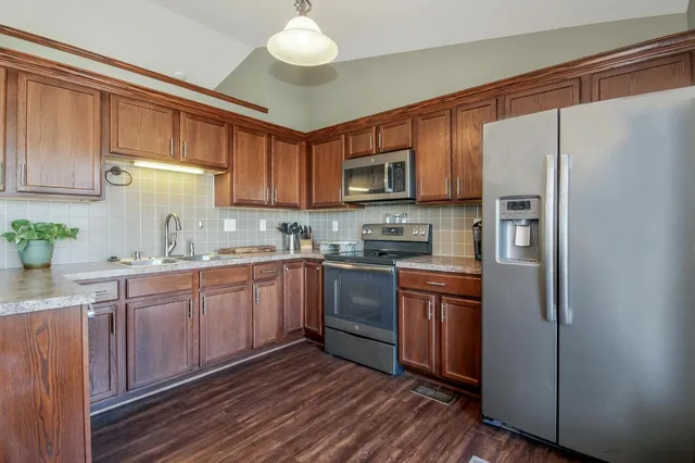 $269,900 | 858 Winding Ln Street, Derby, KS 67037