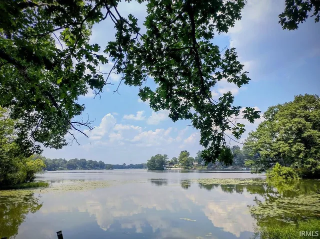 $449,000 | 9207 North Koher Road East, Syracuse, IN 46567